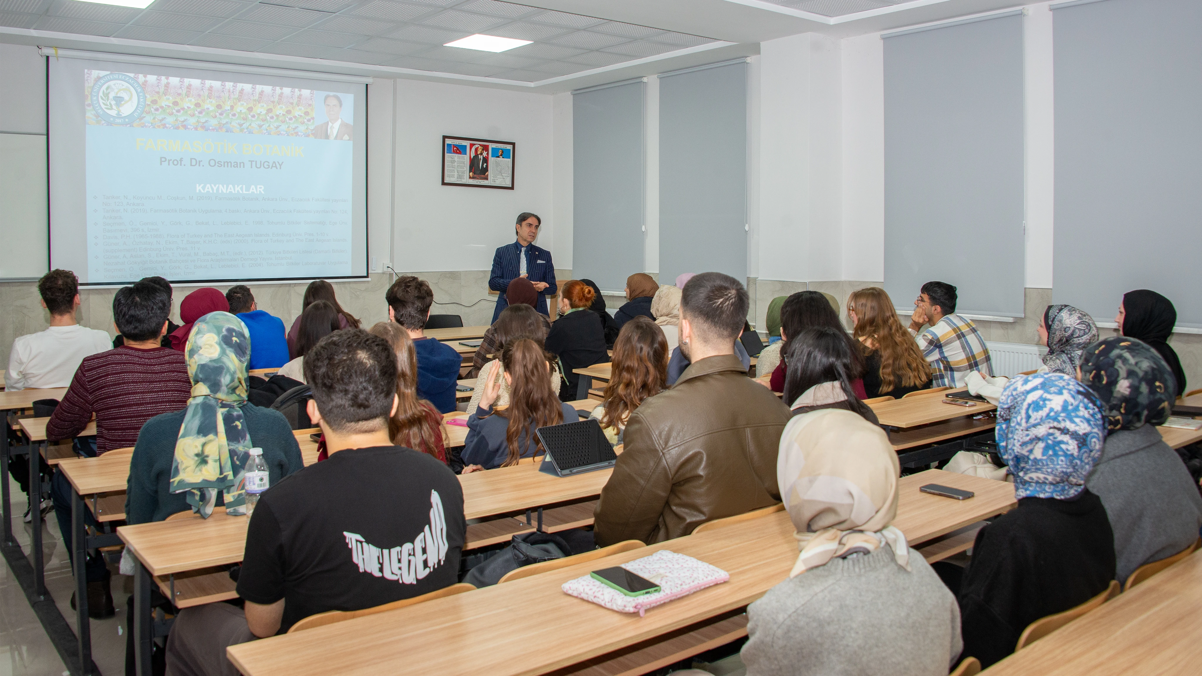 Eczacılık Fakültesi, akademisyenlere ve öğrencilere önemli fırsatlar sunuyor